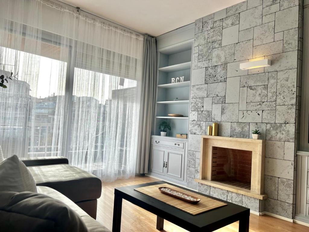 Family-Friendly Home in Central Barcelona 4BDR - 2