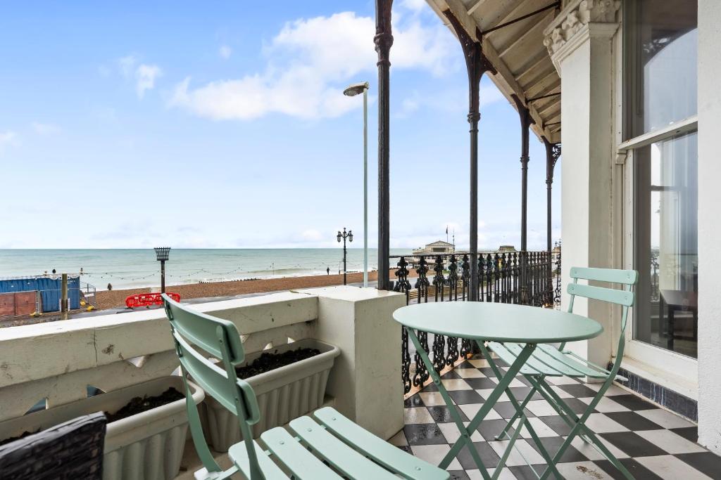 Stylish Sea View Abode in Worthing - Balcony, Worthing