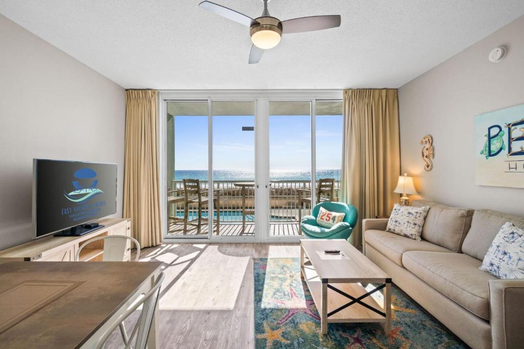 Beach Front, No Worries, Beach Happy 208, Free Activities Included!, Fort Walton Beach