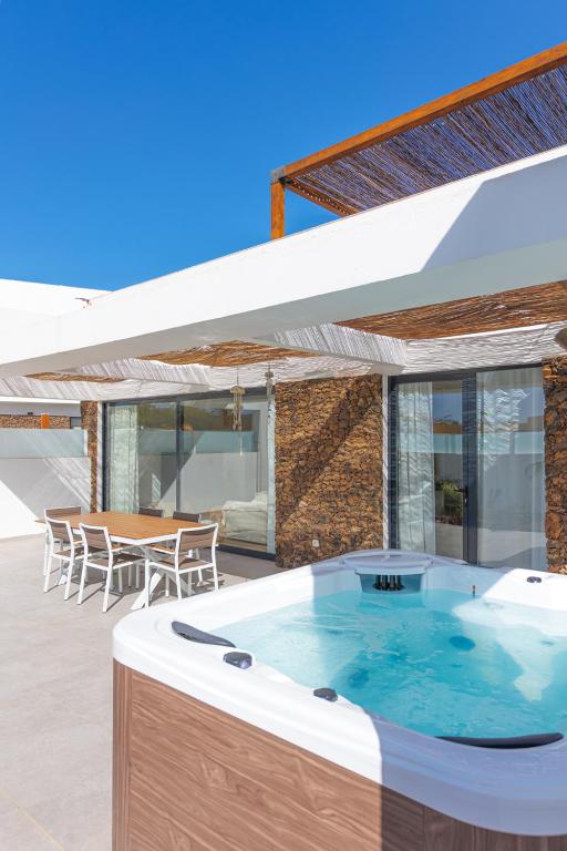 Lokahi Villa - 1