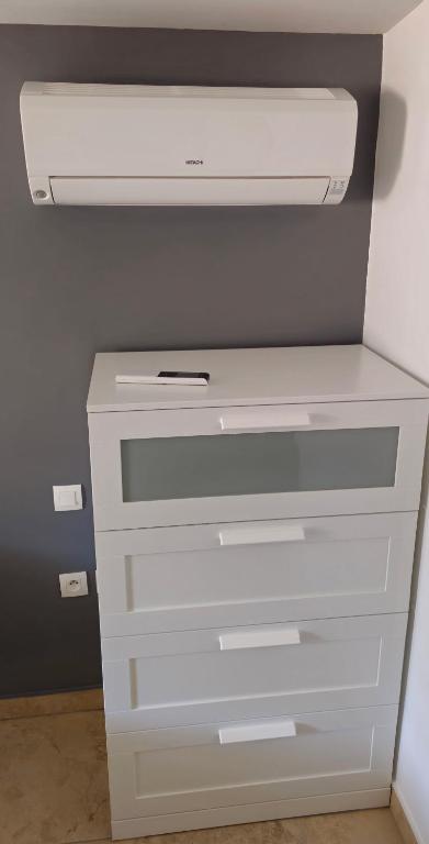 GRAND Studio meublé-Juan Pins-Logt 5 - 5