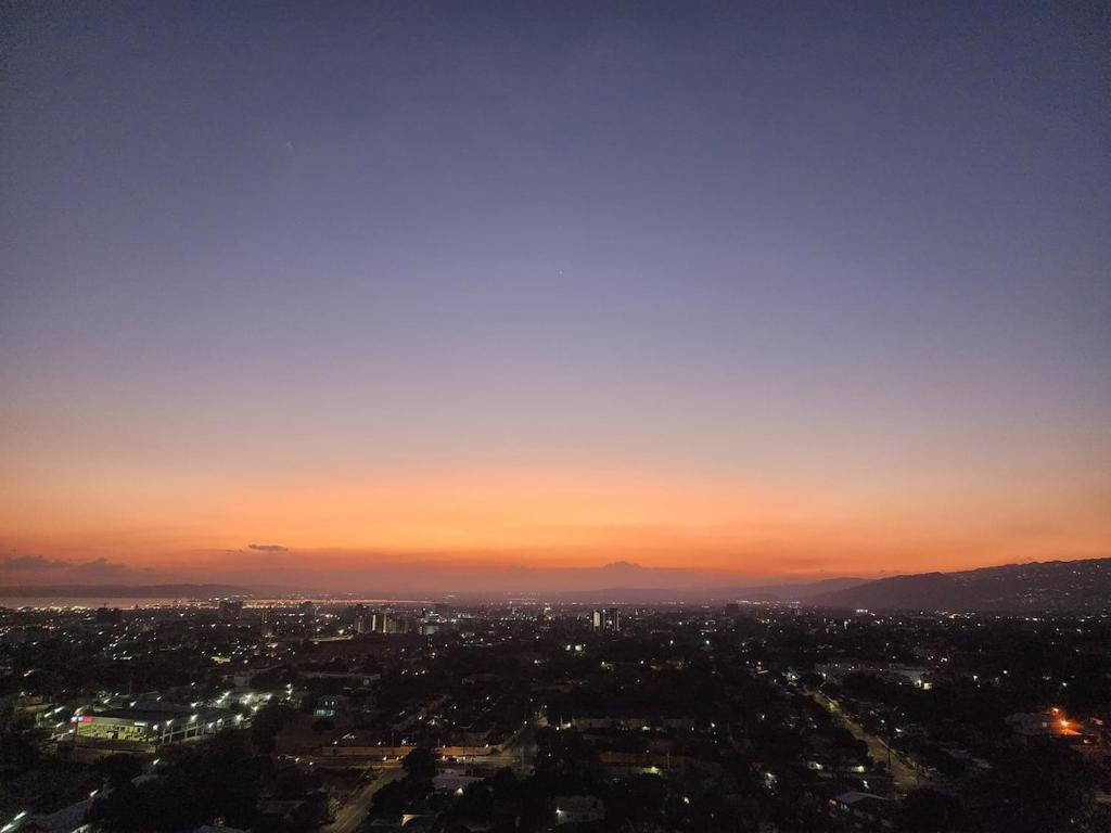 Beverly Oasis, Kingston