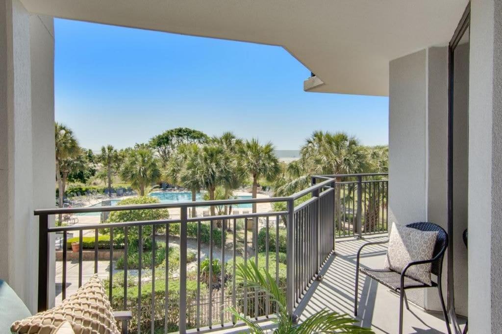 208 B Shipwatch by AvantStay Ocean Views Close to Beach Community Pool, Isle of Palms