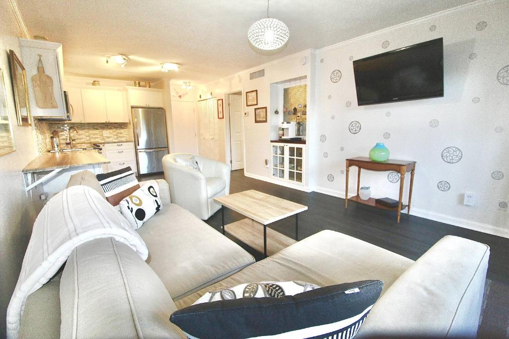 Seaside Escape, Fort Pierce