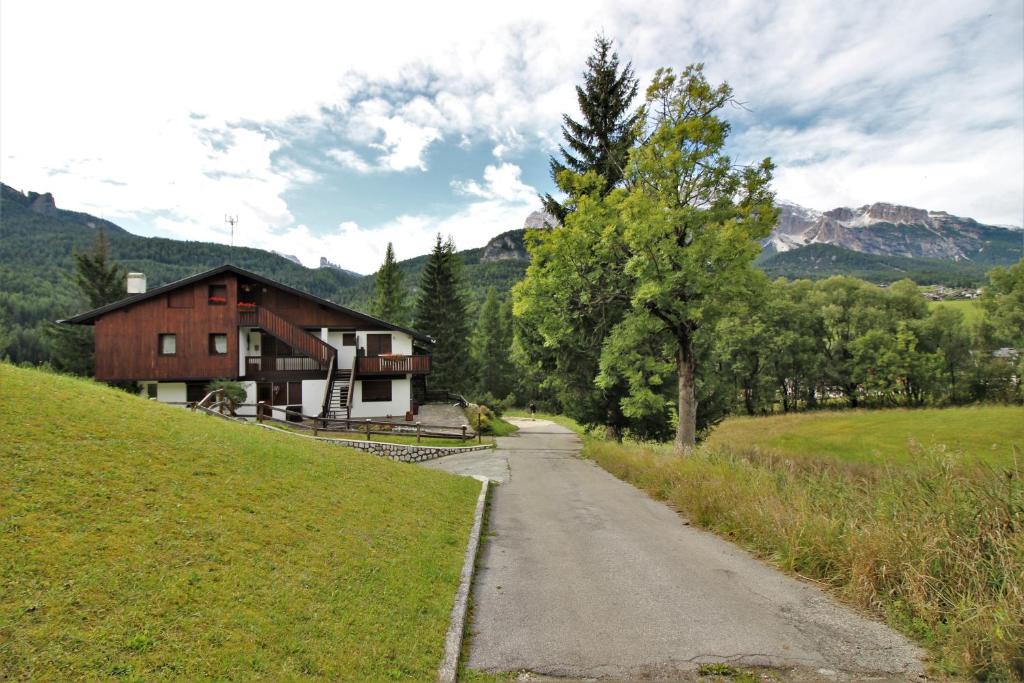 Appartamento Croda with Large Panoramic Terrace and Private Garage - 4