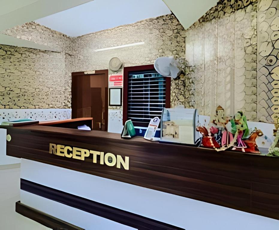 Lobby, Hotel Pragati Palace in Mathura