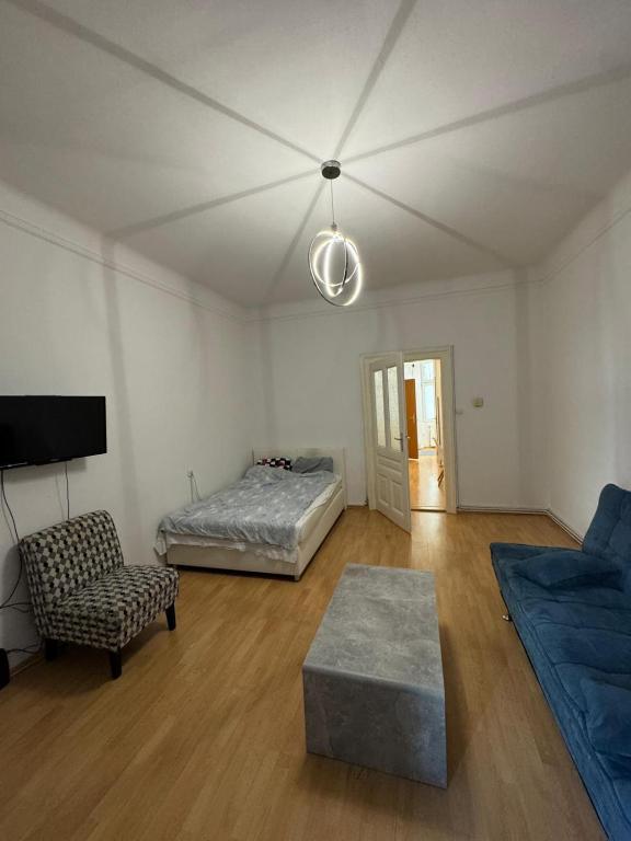 Comfy 1-Bedroom Apartment, 10 Min to Westbahnhof, Wiedeń