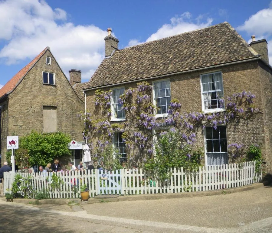 Peacocks Tearoom and Fine B&B, hotel v destinaci Ely