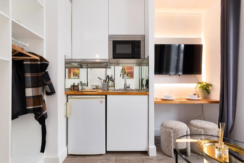 Cozy Studio - Eiffel Tower - Sleeps 2P - 4