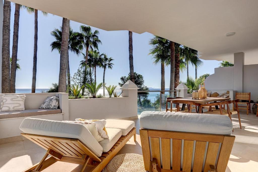 Apartment Diez in Estepona spacious balcony and sea view - 3