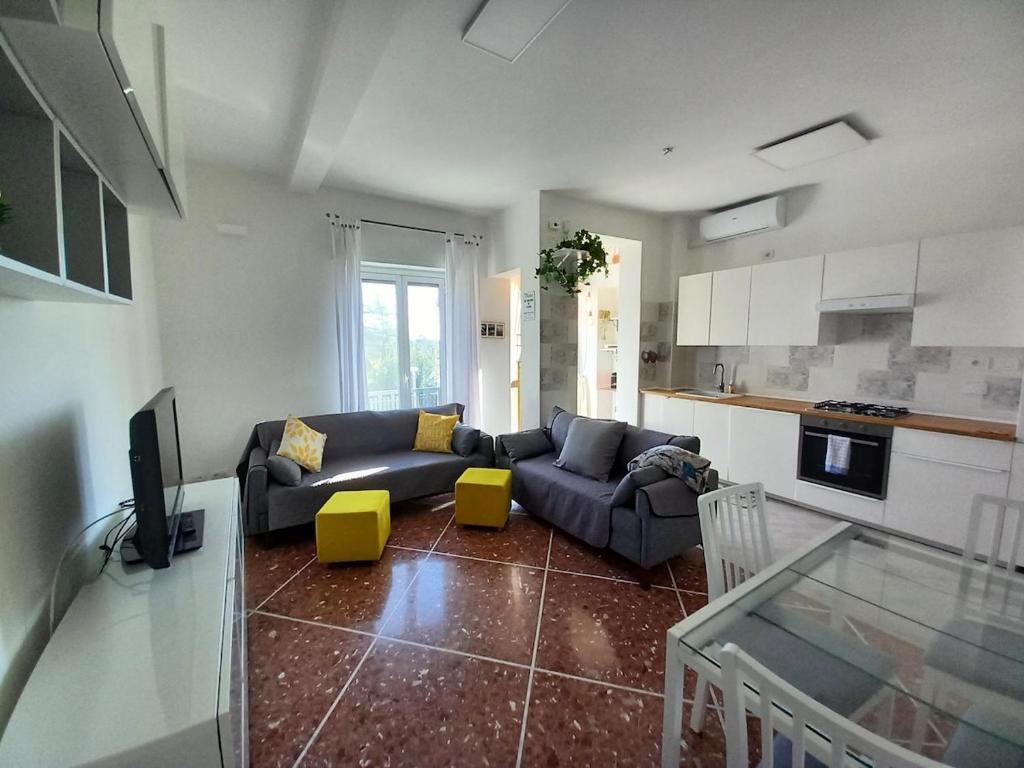 Sunny Apt 20 min St Peter by train, Roma