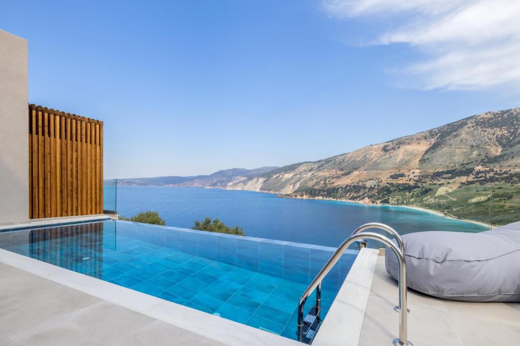 Avithos - Lassu Retreat, Zóla