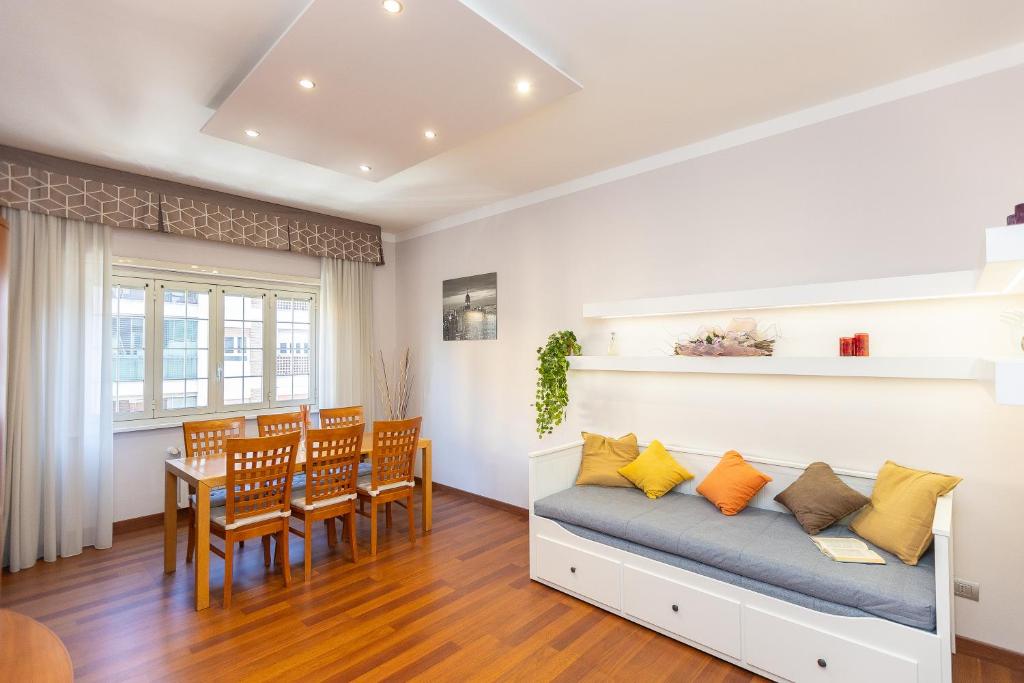 Altavilla by Rental in Rome, Rom