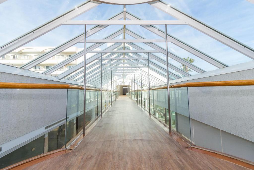 フロント・ロビー