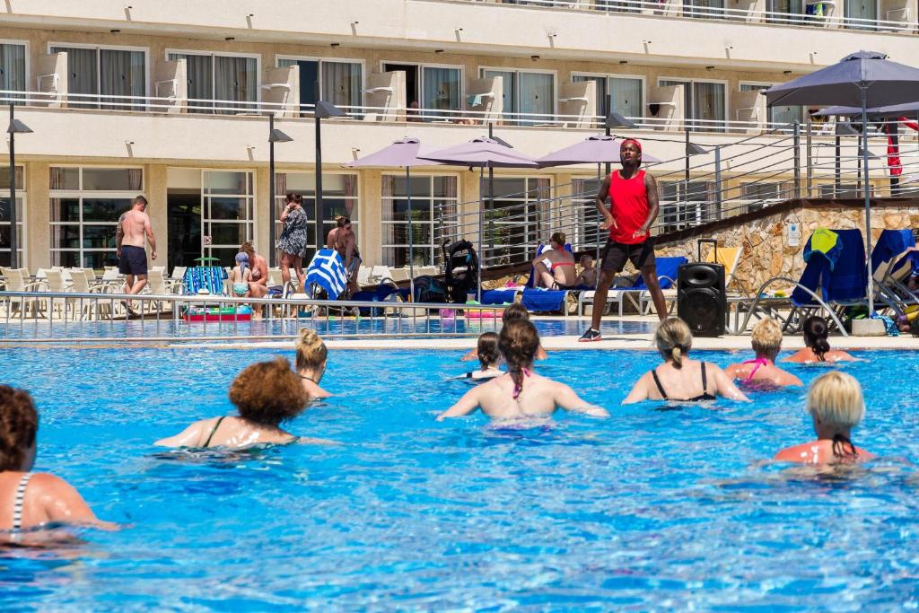 スイミングプール