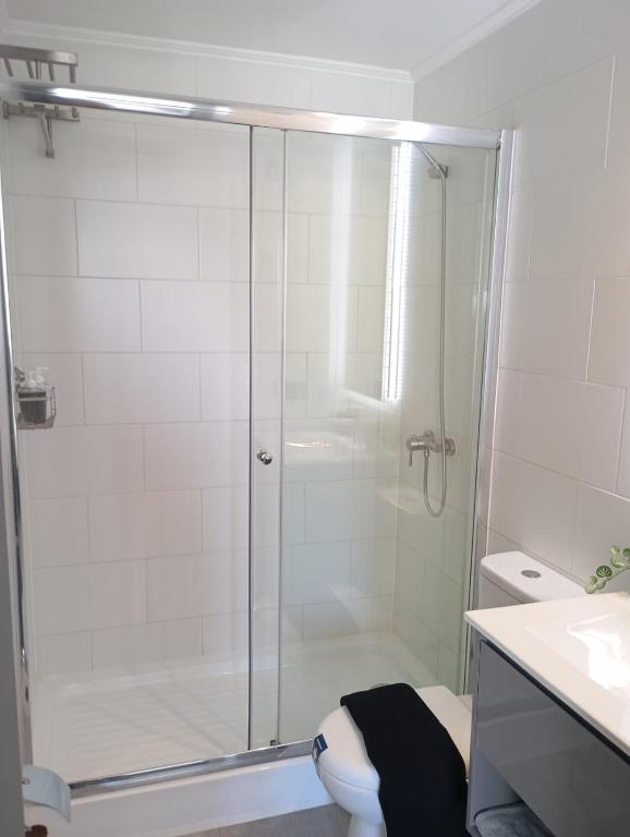 Comfortable and stylish fully equipped apartment just steps from the metro - 2