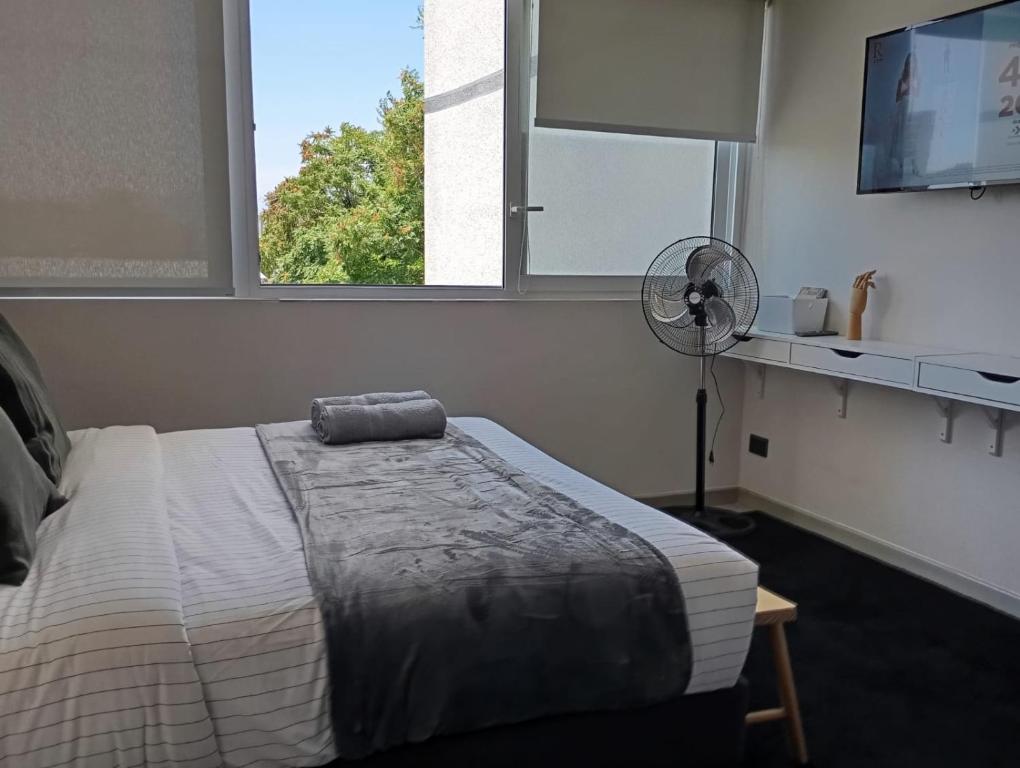 Comfortable and stylish fully equipped apartment just steps from the metro - 4