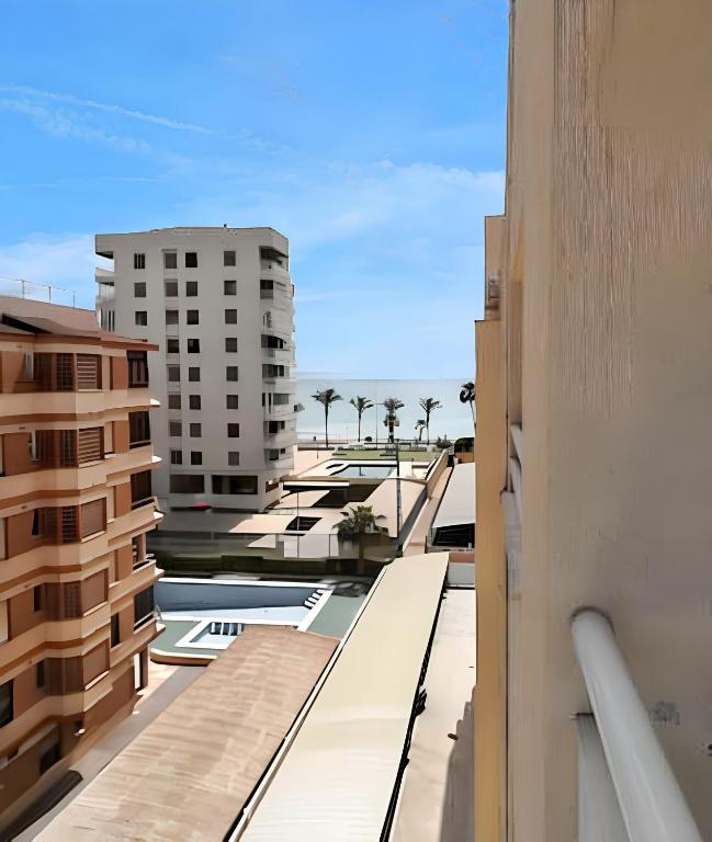Spacious Apartment in Benicàssim with Mountain View, Benicassim