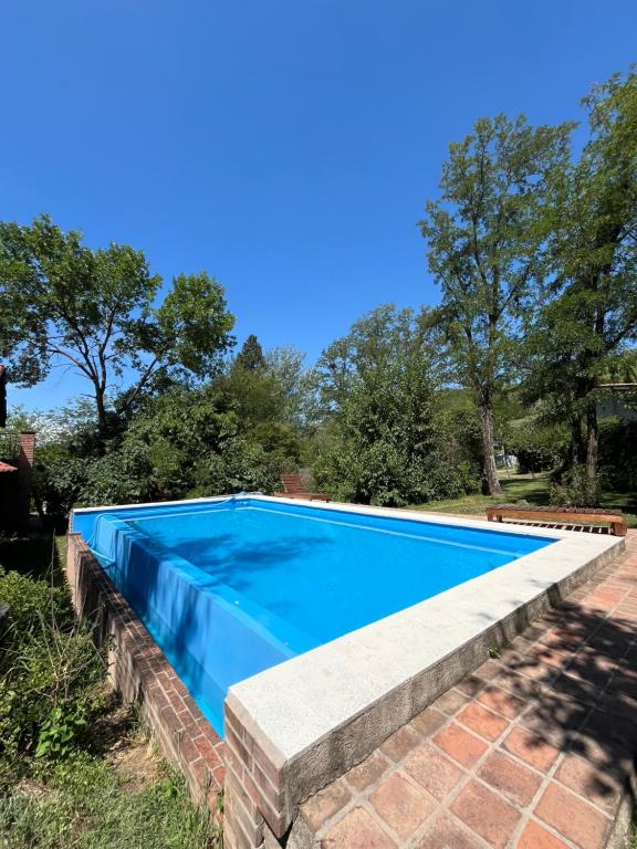 Casa completa con piscina y quincho en Ascochinga, 4 habitaciones, zona golf - 2