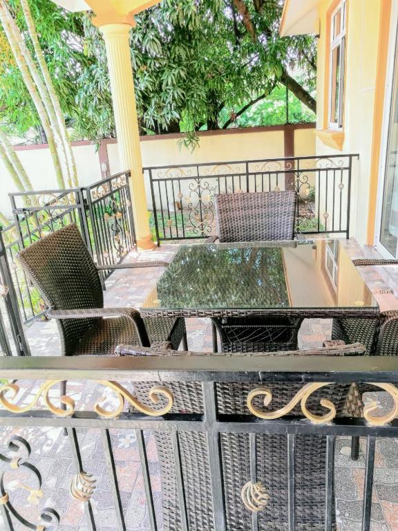 Spacious apartment in Flic en Flac, 115 m², mountain view, Flic-en-Flac