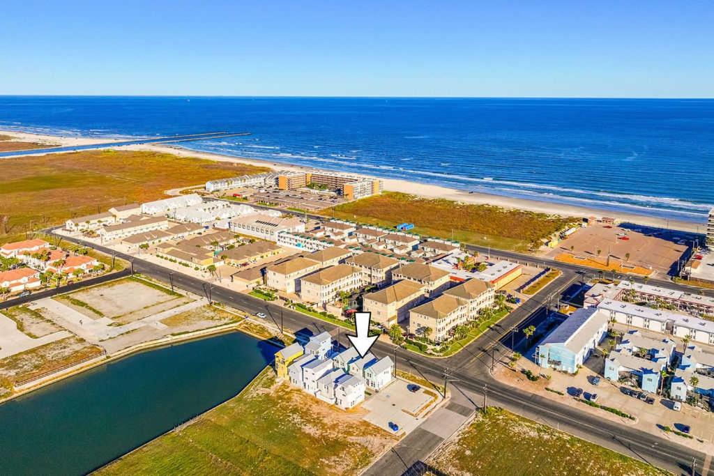 Latitude Adjustment Walk to Beach Newly Built, Padre Island