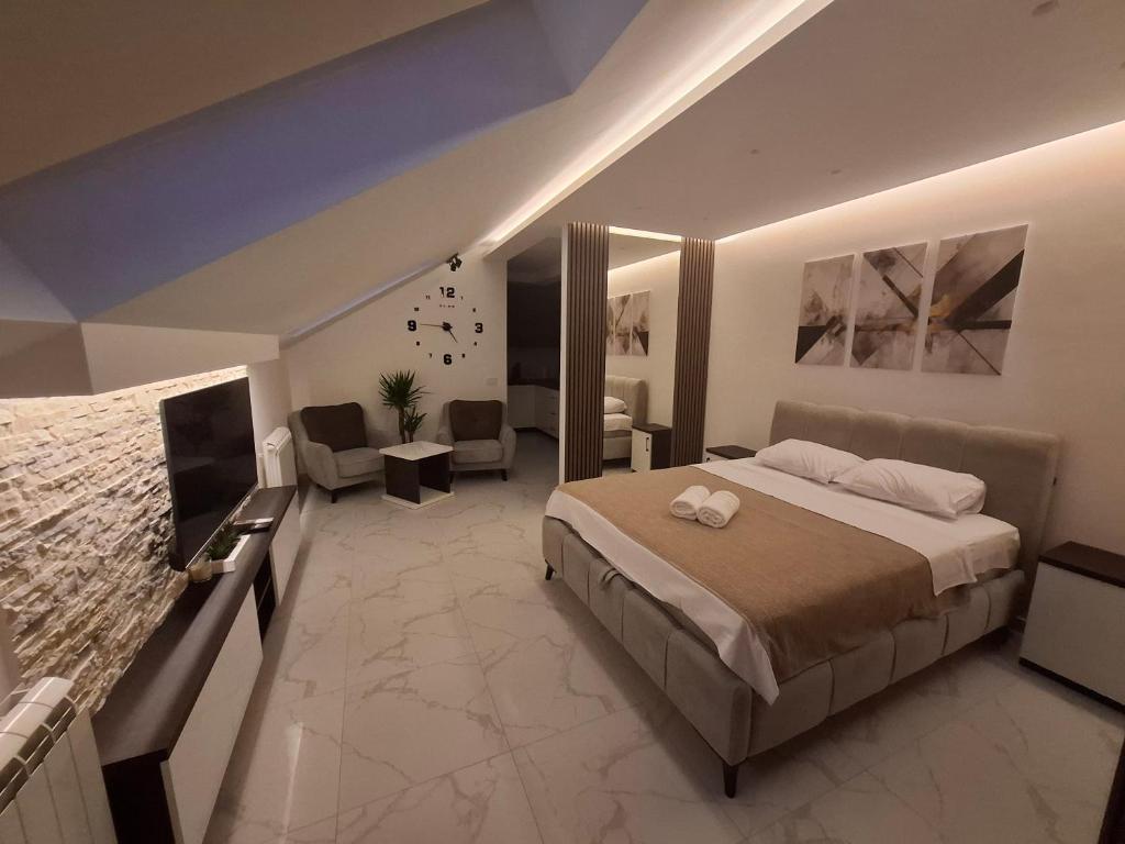 Stef Lux Apartments - 3