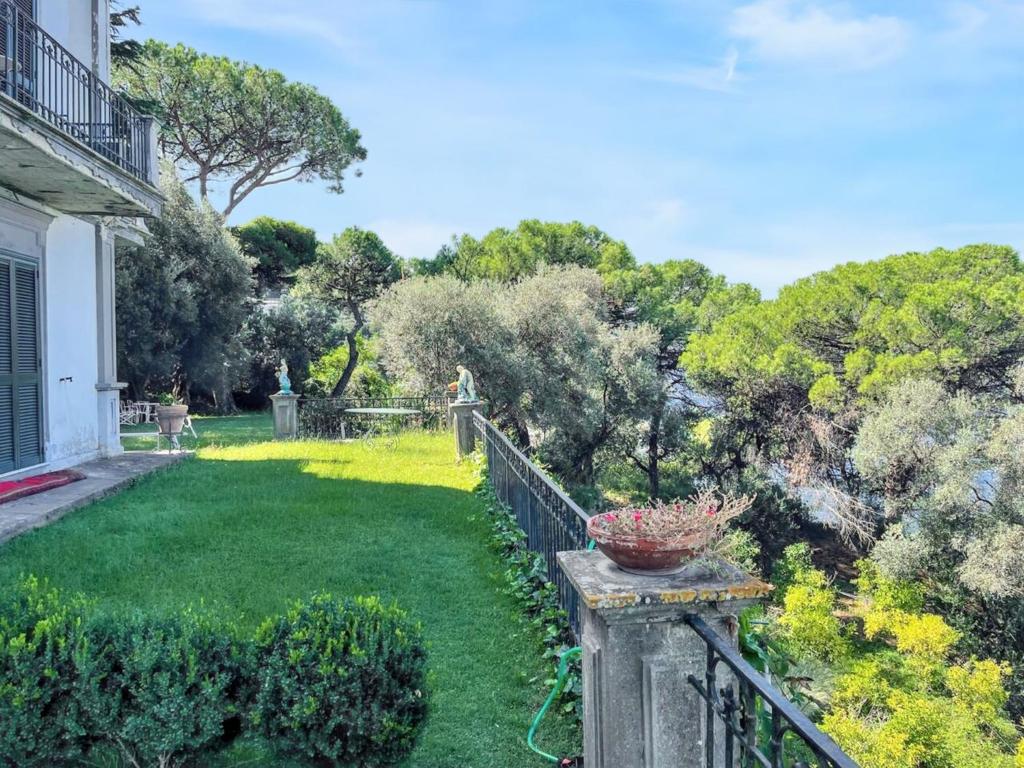 Spacious apartment with sea view in Massa Lubrense - 4