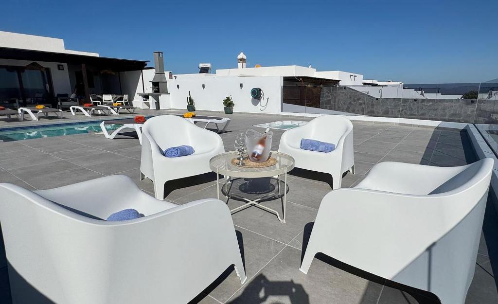 Lovely Casa Deseada, heated pool, jacuzzi, BBQ, ping pong table - 5