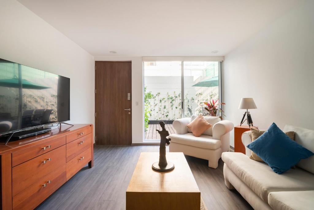 I105 - 3BR - 2BTh - 2