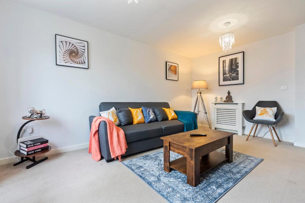 247 Serviced accommodation Telford-3Br Morden, Lawley Bank