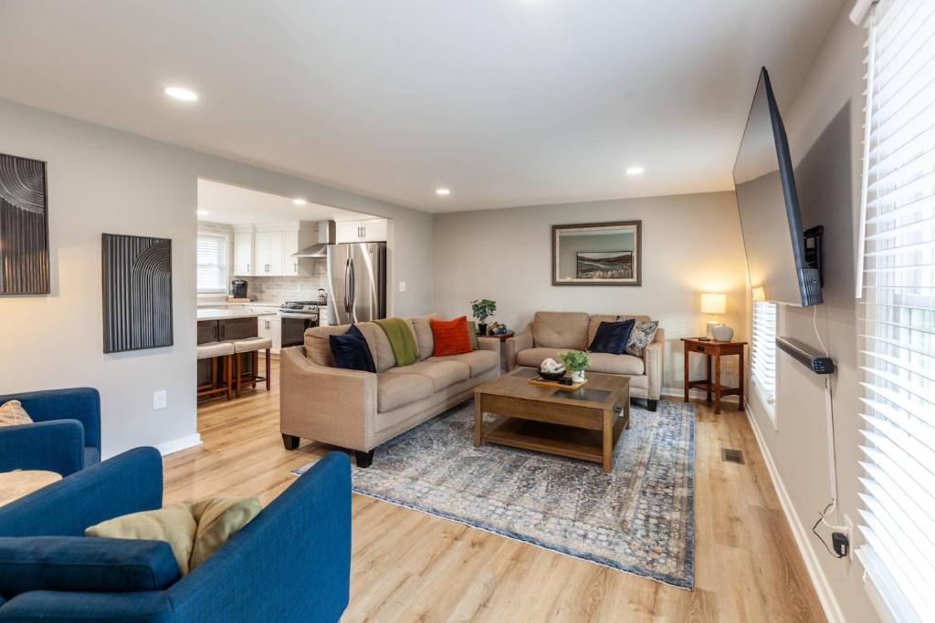 Liberty Call, Arnold