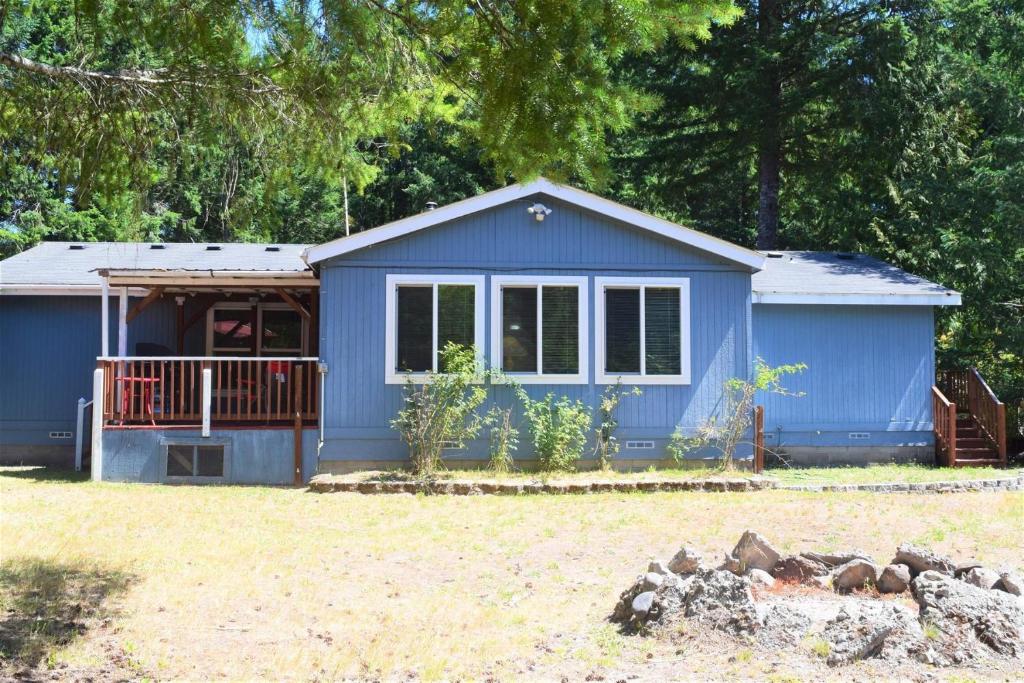 Rustic Rapids, Packwood