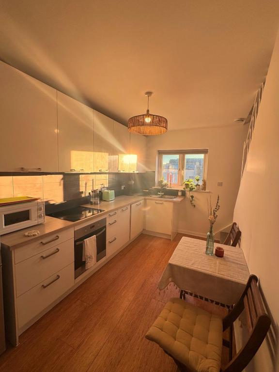 Central Brighton 2-Bed House photo 5