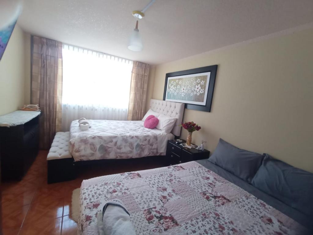 Casa tres habitaciones con parqueo - 1