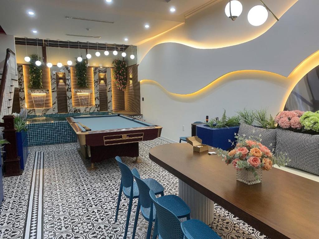 Ánh Dương Villa Homestay Hạ Long 8 Phòng ngủ - Bể bơi - Bàn Bi a - Gần biển (Anh Duong Villa Homestay Ha Long 8 Phong ngu - Be boi - Ban Bi a - Gan bien)