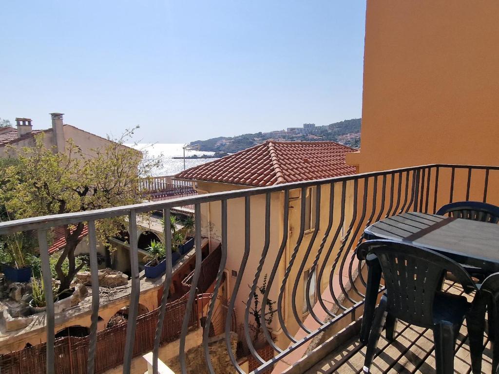 F3 en centre-ville de Banyuls avec terrasse - FR-1-309-58 - 2