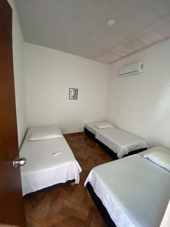Hospedaje Napoles - 2