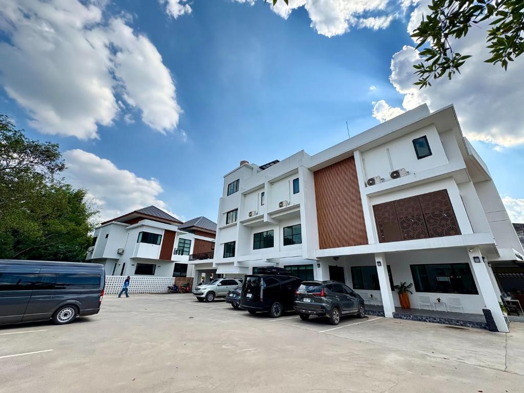 Exterior view, Chom Chiang Rai Hotel in Chiang Rai