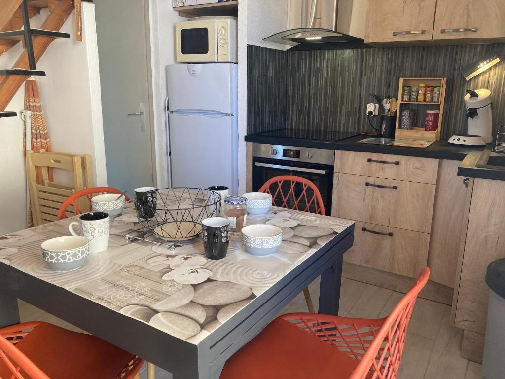 Gruissan: T2 Mezzanine 6 pers, proche plage, parking privé - FR-1-796-35 - 1
