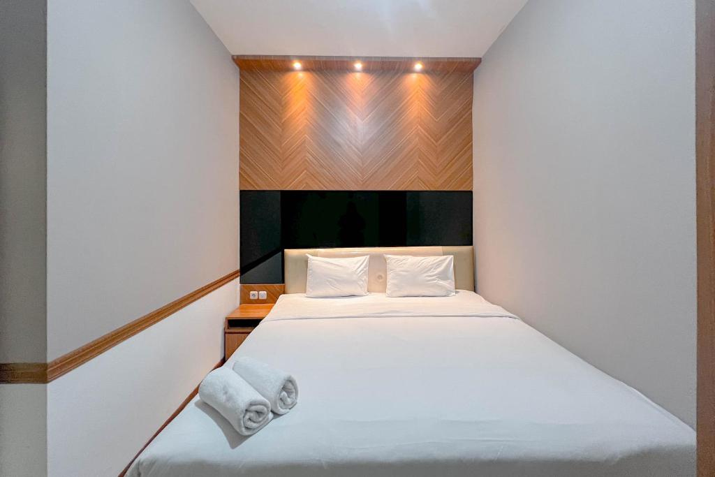 Best Price and Good Location 1BR at Bale Hinggil Apartment By Travelio, Surabaja