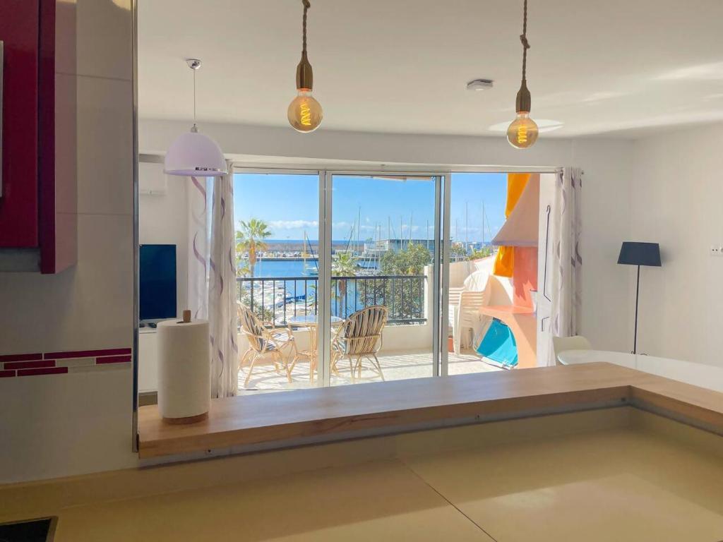 Apartamento con Vistas al Mar frente al Puerto - 5