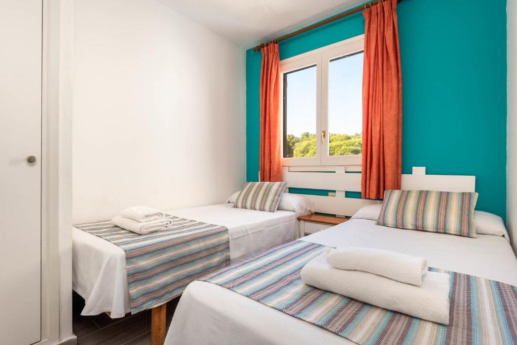 Apartamentos Alta Galdana — Hotel rooms in Cala Galdana, Balearic Islands