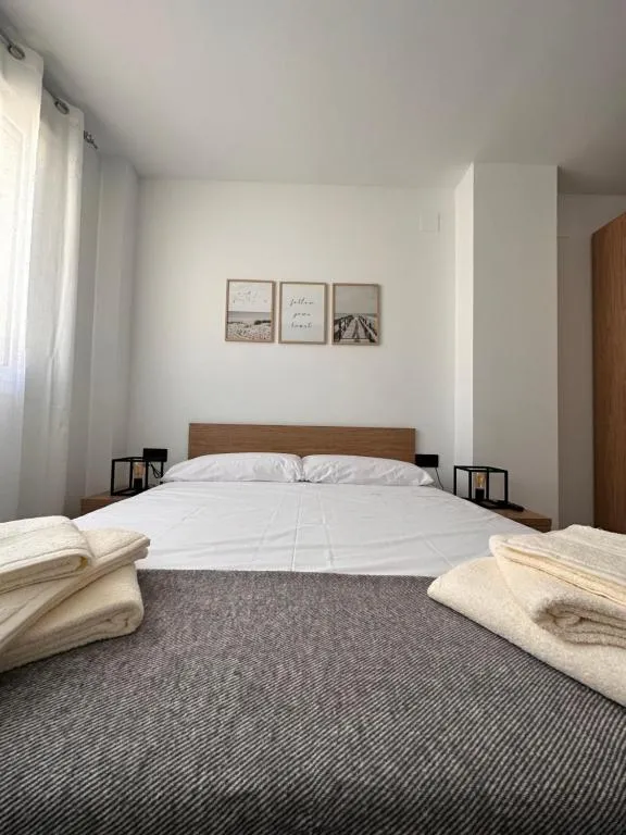 Apartamentos Alegre, hotel in Fraga