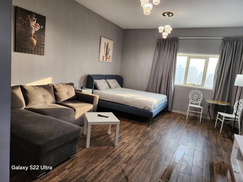 studio with sea view vip, Adžmán