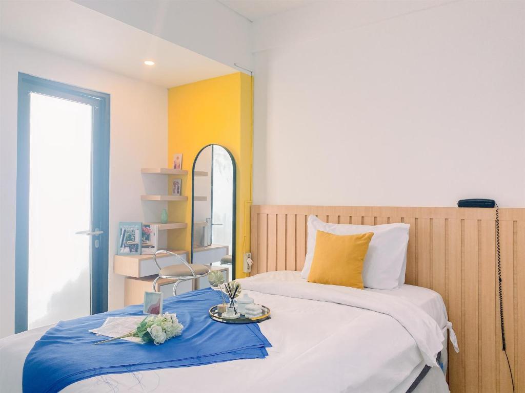 Good and Nice Studio at Tamansari Sudirman Apartment By Travelio, Jakarta