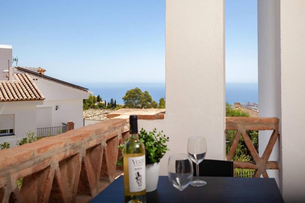 Delightful Apartment with Picturesque Views - 4