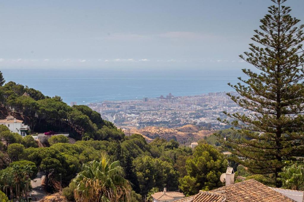 Seaview 3-Bed Flat with 2 Terraces Mijas Pueblo - 5