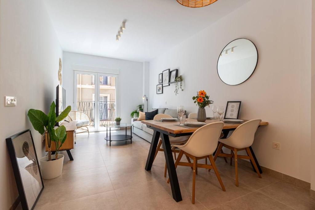 Charming Apartment in the Heart of Málaga - 4