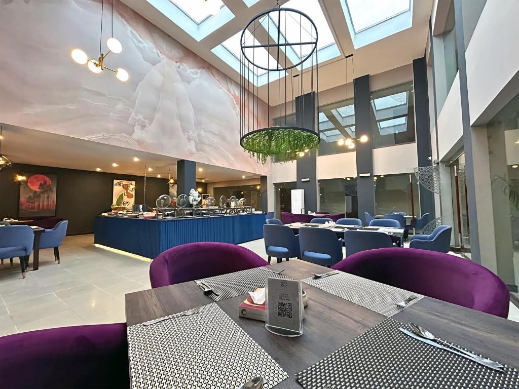 ホテル ワン ザ モール ラホール (Hotel One The Mall Lahore) 館内設備