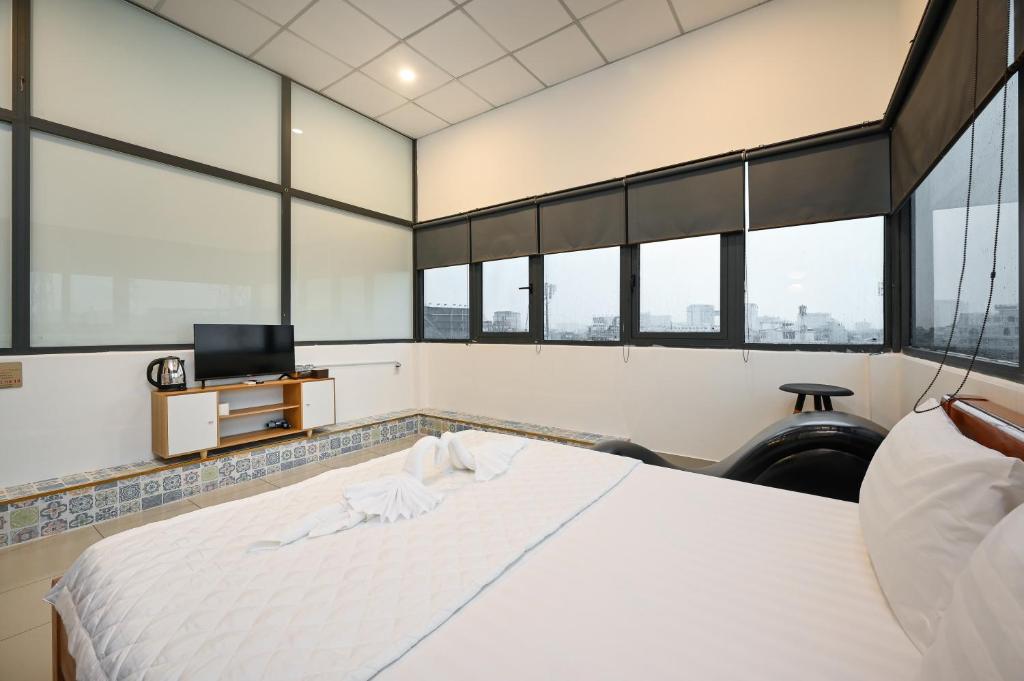RedDoorz Rita Hoang Van Thu Hotel